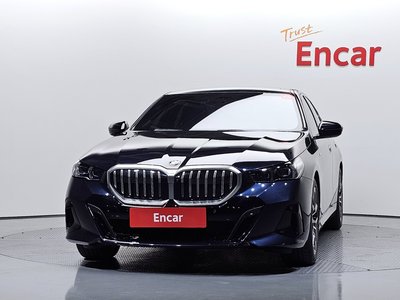 2024 BMW 5 SERIES photo 2