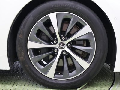 2022 Lexus LS — миниатюра 12