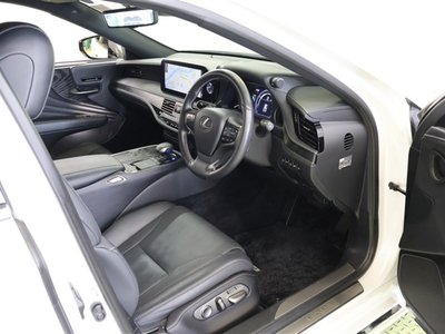 2022 Lexus LS — миниатюра 27