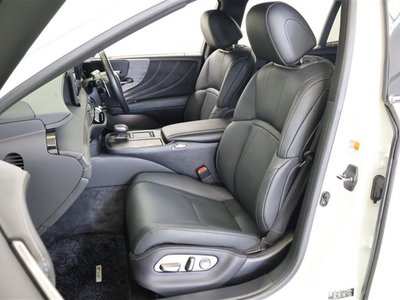 2022 Lexus LS — миниатюра 29