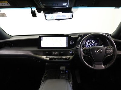 2022 Lexus LS — миниатюра 4