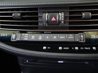 2022 Lexus LS — миниатюра 15