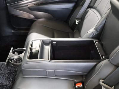 2022 Lexus LS — миниатюра 32
