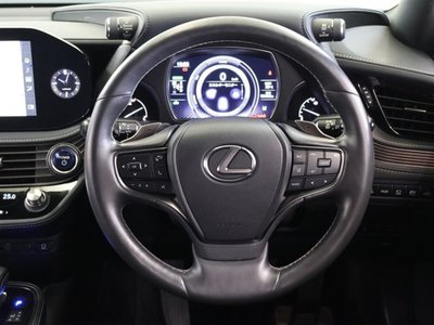 2022 Lexus LS — миниатюра 21