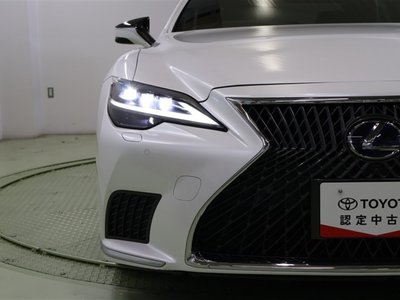 2022 Lexus LS — миниатюра 9