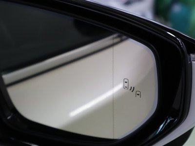 2022 Lexus LS — миниатюра 10
