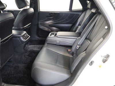 2022 Lexus LS — миниатюра 31