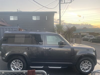 LAND ROVER DEFENDER - 8