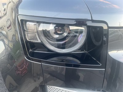 LAND ROVER DEFENDER - 10