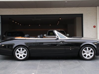 ROLLS-ROYCE PHANTOM DROPHEAD COUPE - 3