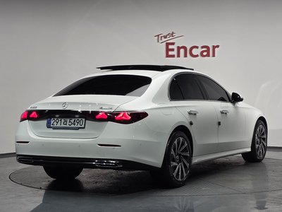 MERCEDES-BENZ E-CLASS - 2