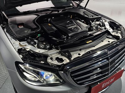 MERCEDES-BENZ E-CLASS - 7