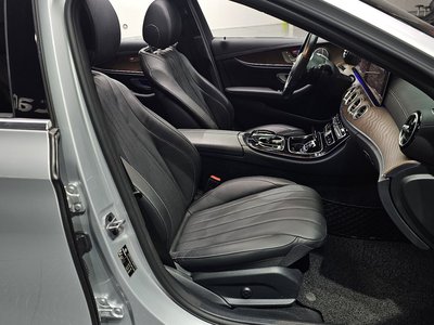 MERCEDES-BENZ E-CLASS - 10