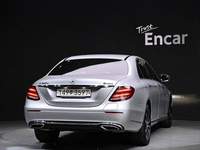 MERCEDES-BENZ E-CLASS - 3