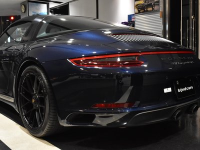 صورة 9 لـ 2018 Porsche 911