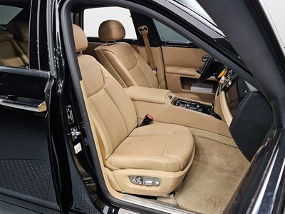 ROLLS-ROYCE GHOST - 10