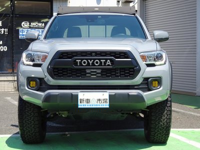 TOYOTA TACOMA - 6