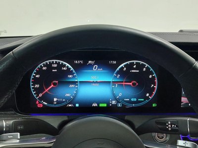 MERCEDES-BENZ E-CLASS - 8