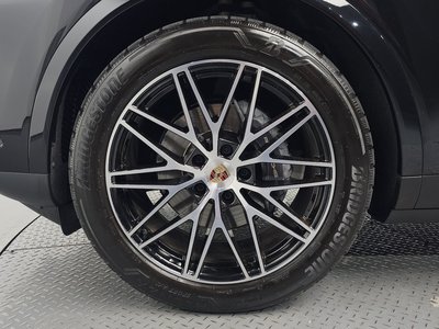 صورة 6 لـ 2024 Porsche CAYENNE