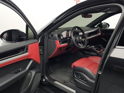 2024 Porsche CAYENNE thumbnail 13