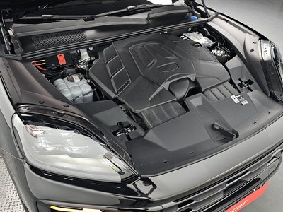صورة 7 لـ 2024 Porsche CAYENNE