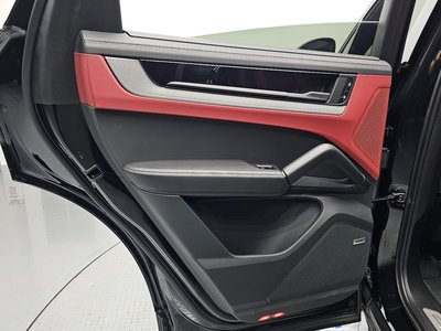 2024 Porsche CAYENNE thumbnail 15
