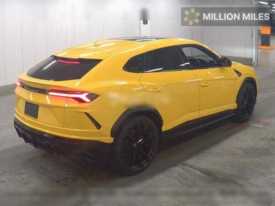 LAMBORGHINI URUS - 5