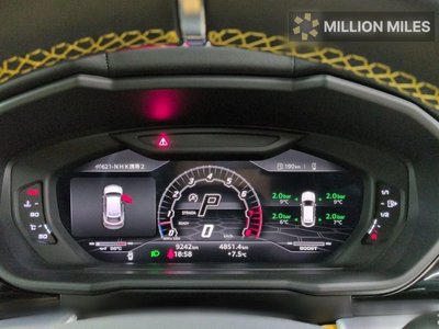 LAMBORGHINI URUS - 6