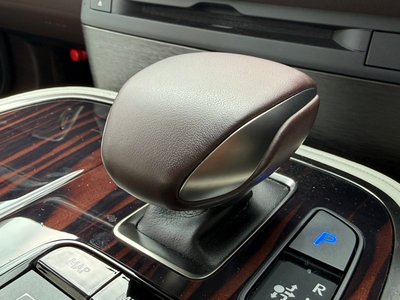 صورة مصغرة 33 لـ 2020 Lexus LS
