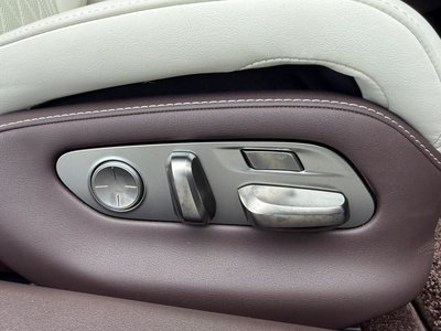 صورة مصغرة 56 لـ 2020 Lexus LS