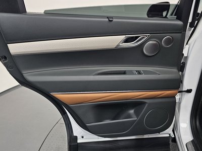 2024 Genesis GV80 thumbnail 15