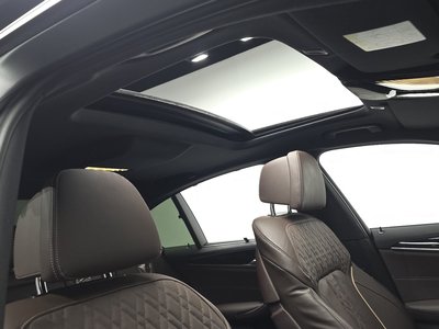 2022 BMW 5 SERIES — миниатюра 23