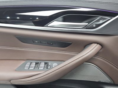 2022 BMW 5 SERIES — миниатюра 27