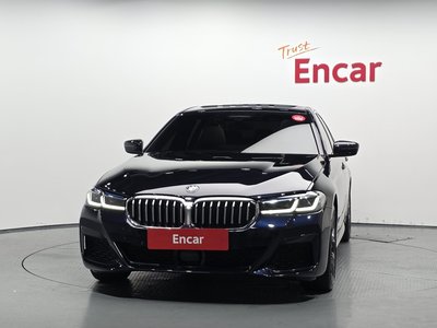 2022 BMW 5 SERIES 照片 2