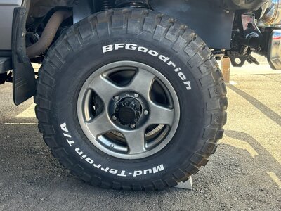 TOYOTA LAND CRUISER 70 - 8