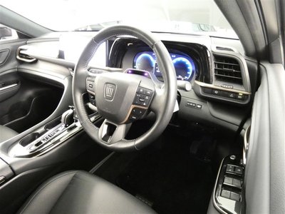 TOYOTA CROWN SPORT - 3