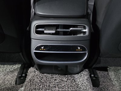 2022 Genesis GV70 thumbnail 30
