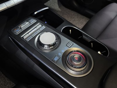 2022 Genesis GV70 thumbnail 12