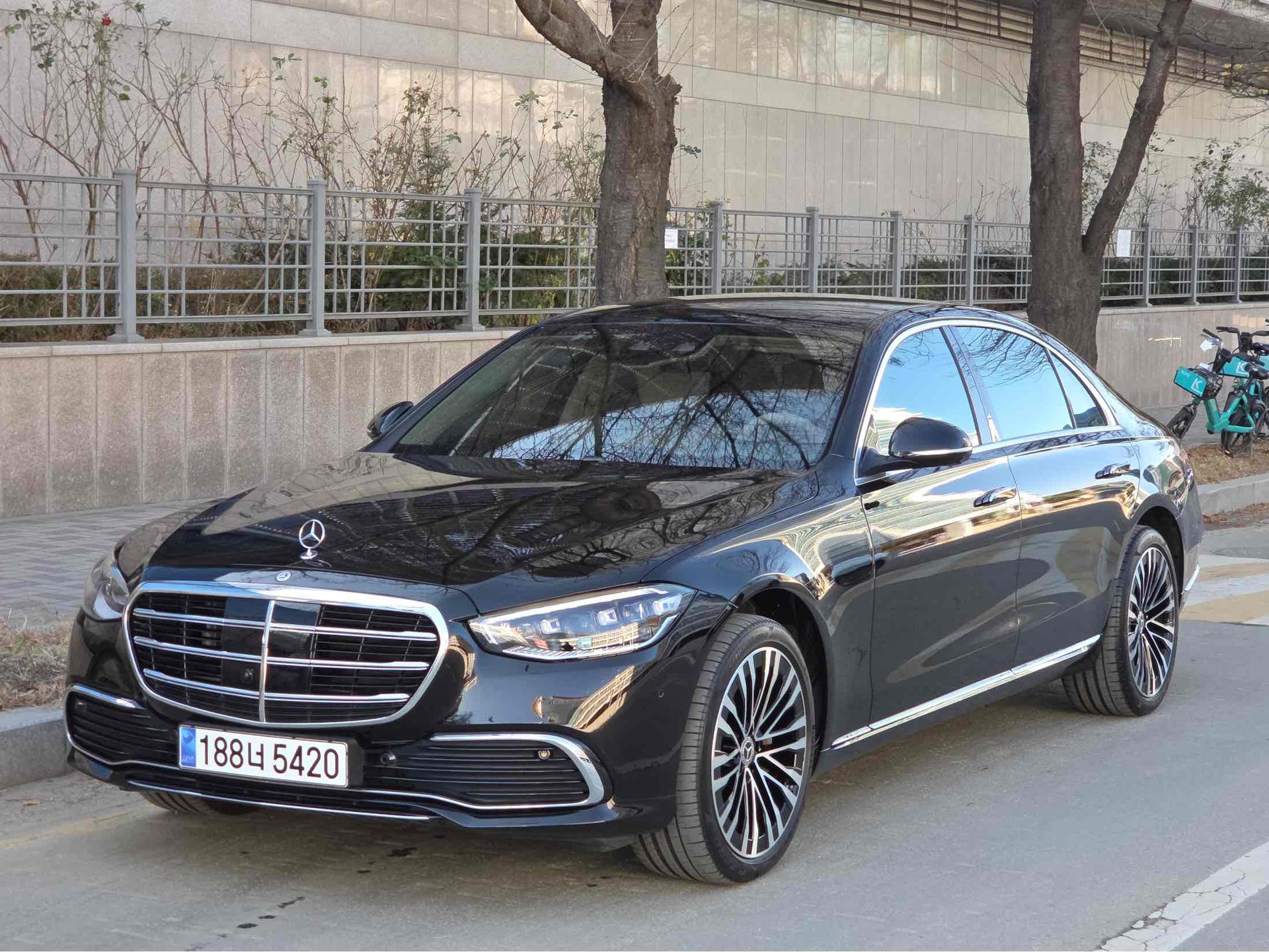 MERCEDES-BENZ S-CLASS - View 1