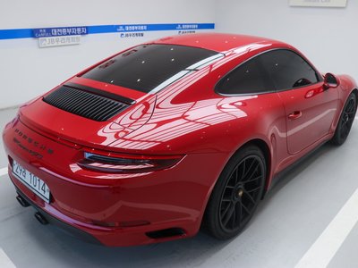 2018 Porsche 911 photo 2
