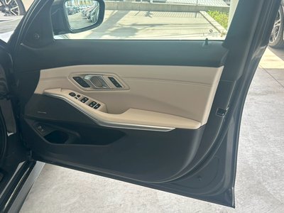 BMW 3 SERIES - 8