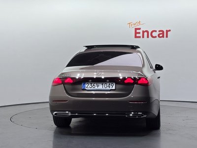 MERCEDES-BENZ E-CLASS - 3