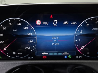 MERCEDES-BENZ E-CLASS - 8