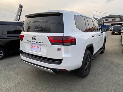 TOYOTA LAND CRUISER 300 - 6