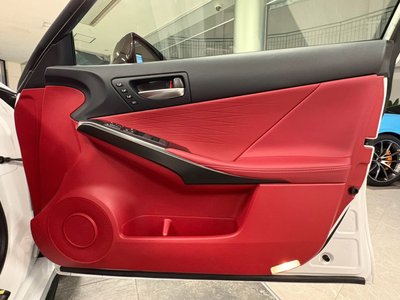 صورة 40 لـ 2025 Lexus IS