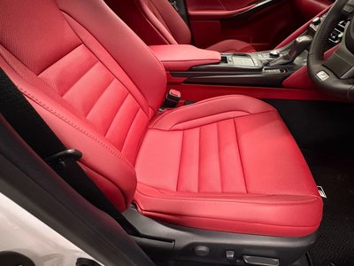 صورة 31 لـ 2025 Lexus IS