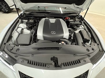صورة 42 لـ 2025 Lexus IS