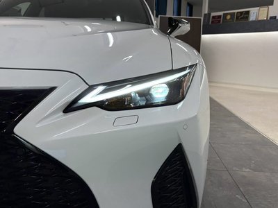 صورة 11 لـ 2025 Lexus IS