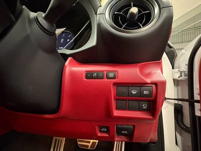 صورة 32 لـ 2025 Lexus IS
