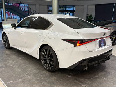 صورة 6 لـ 2025 Lexus IS